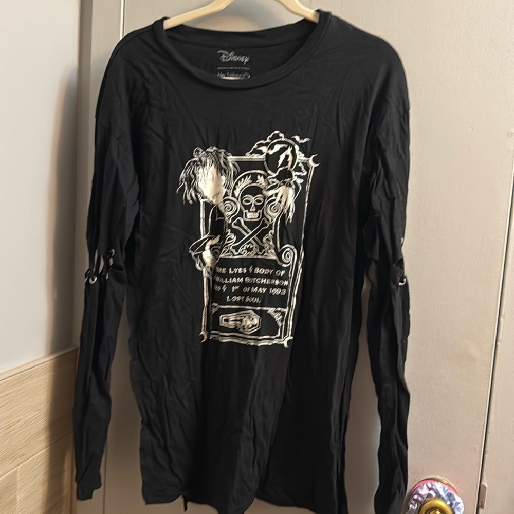 Hocus Pocus Billy Laceup Tee